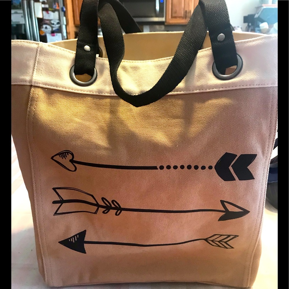 EUC Thirty One Tan/Cream/Black Canvas Arrow Graphics Extra Large Tote